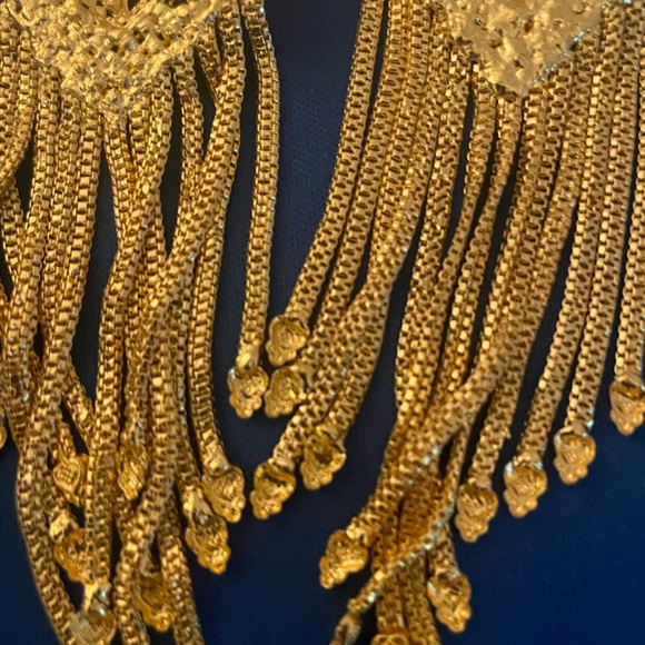 Elegant Gold Tone Dangle Earrings - Picture 7 of 11